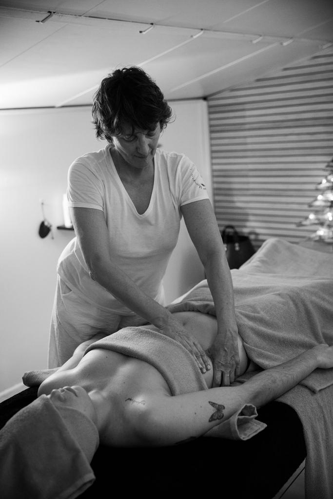 Massage énergétique — le myo-fascial des 12 méridiens